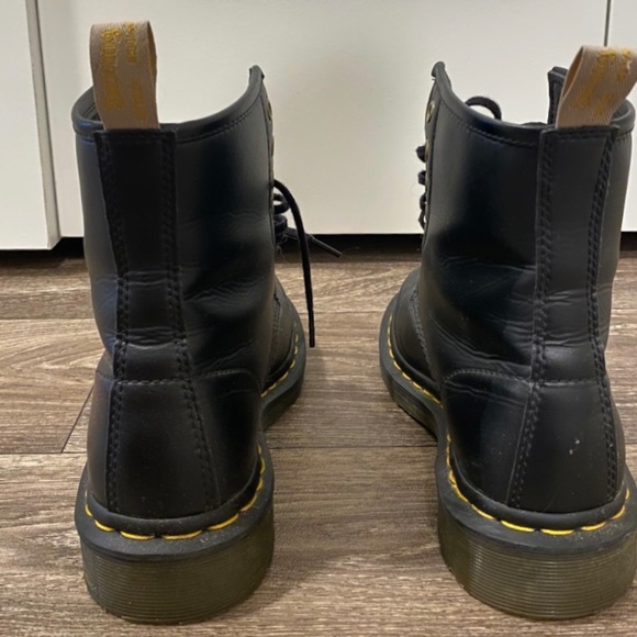 Dr Martens Women's Smooth Leather Lace Up Boots - Picture 2 of 7